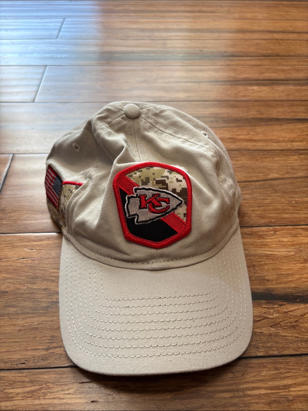 New Era 9Twenty NFL Kansas City Chiefs Tan Beige One Size Salute to Service